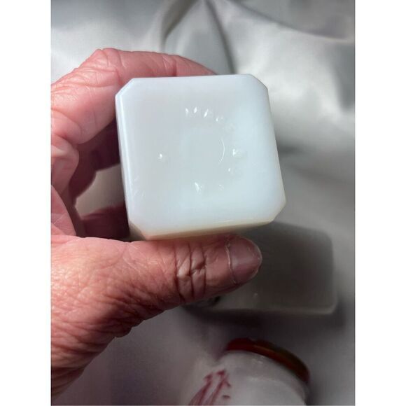 Vintage white milk glass Hazel Atlas, McKee, or Tipp? USA stamped original - Picture 10 of 14